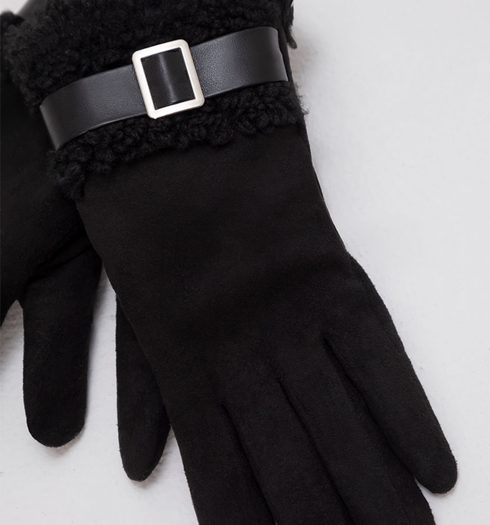 Guantes puño teddy y detalle hebilla