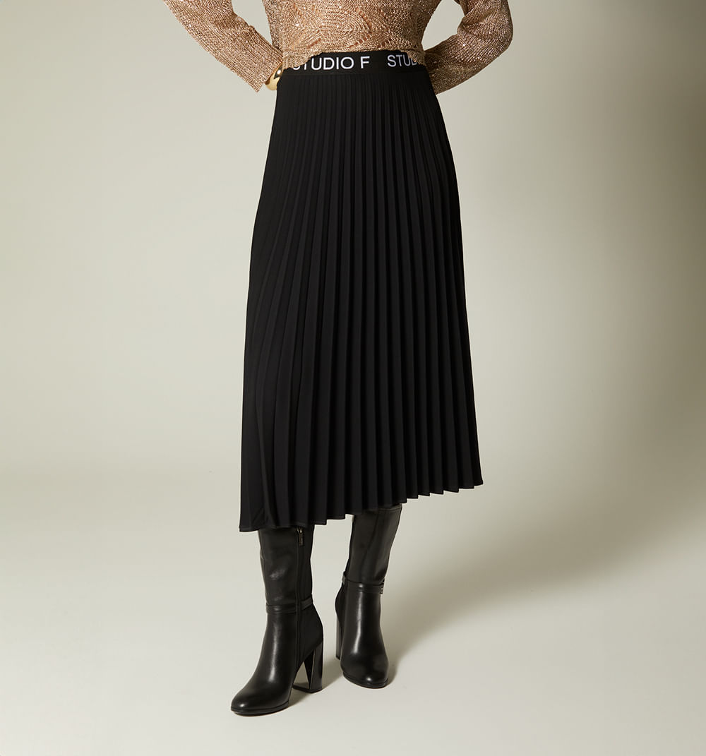 Falda plisada pretina con pretina en ela