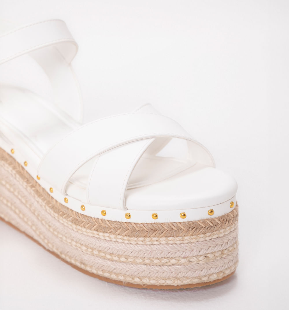 Sandalia planaforma con capellada cruzad