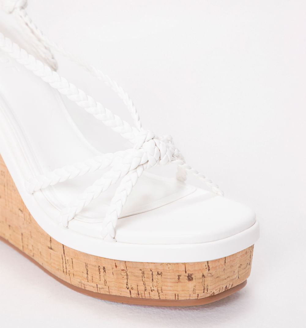 Sandalia plataforma con  correas trenzad