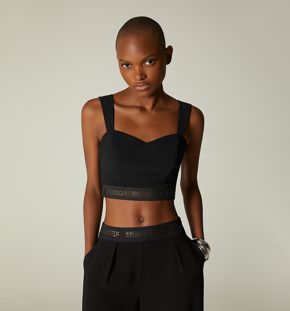 Blusa crop de tiras anchas con terminaci