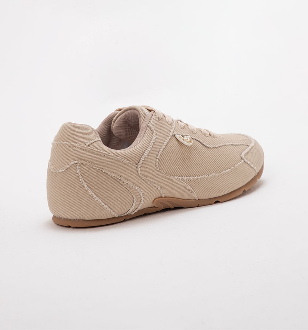 Tenis capellada en canvas con desgaste