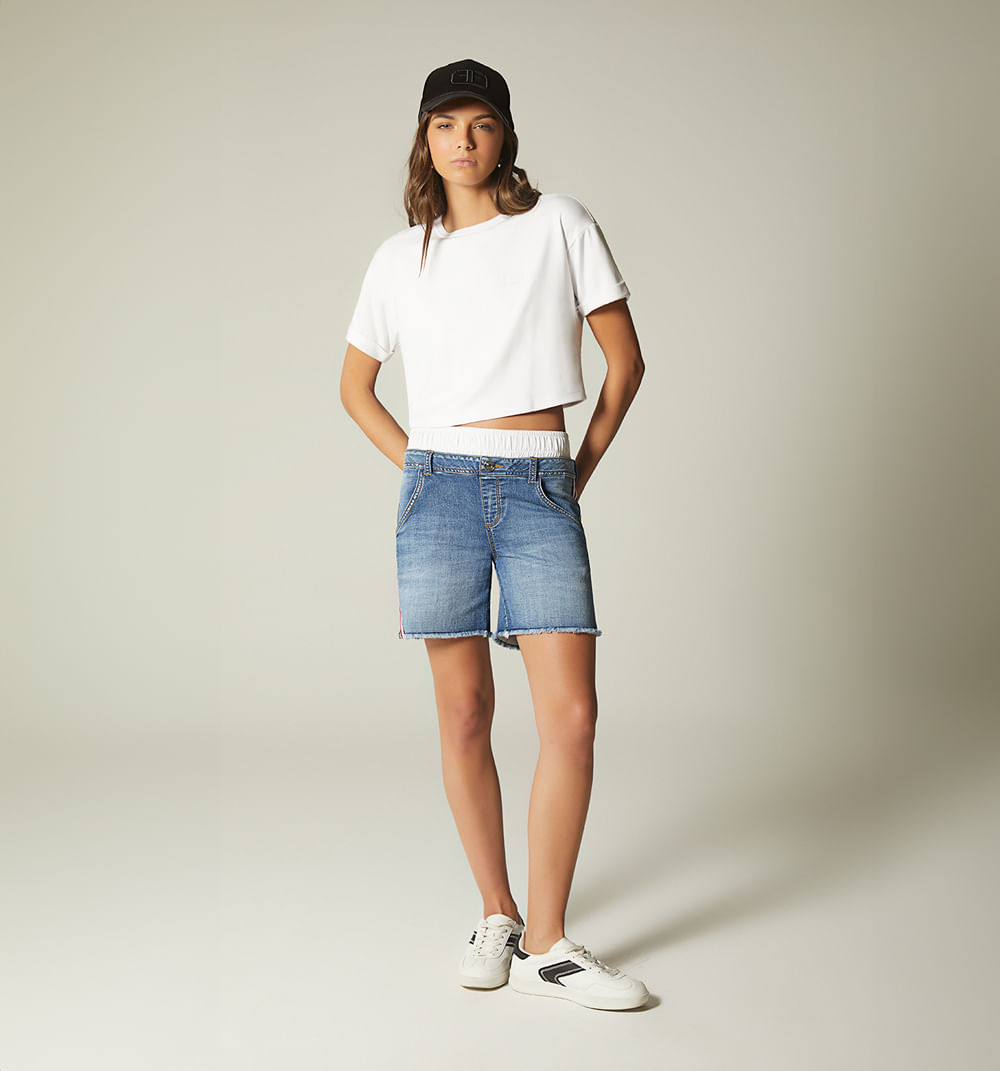 Short, doble pretina, con cinta costado