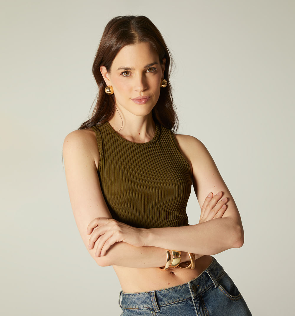 Blusa con abertura en espalda