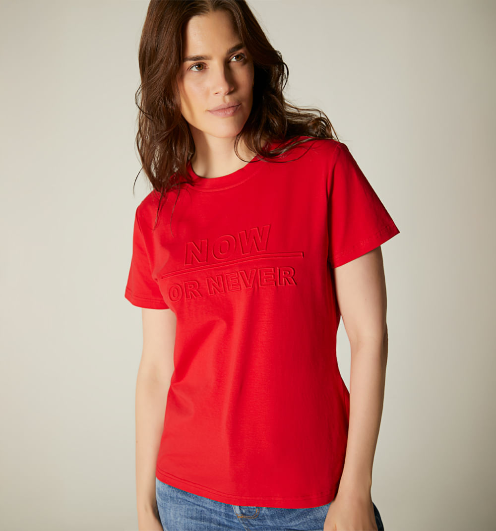 Camiseta efecto repujado