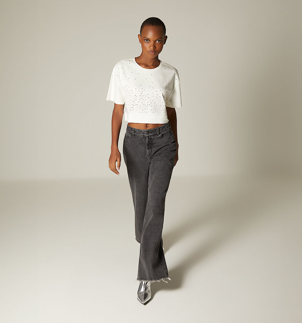 Camiseta crop con hotfix