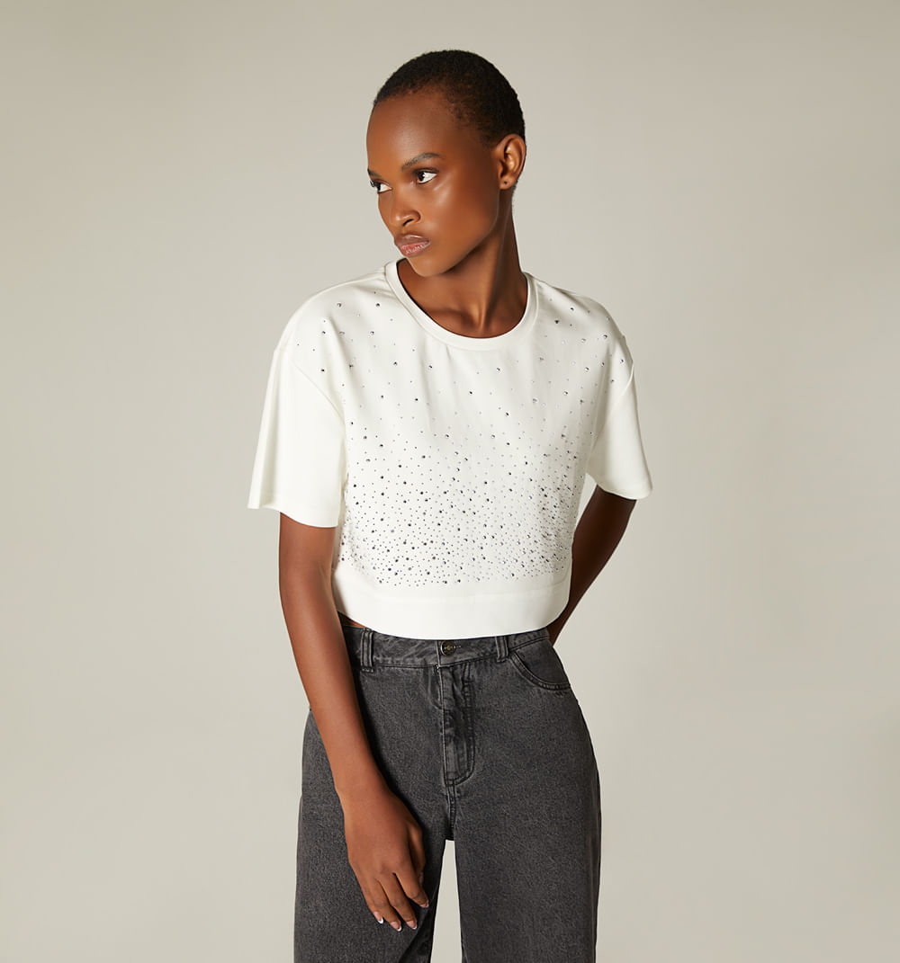 Camiseta crop con hotfix