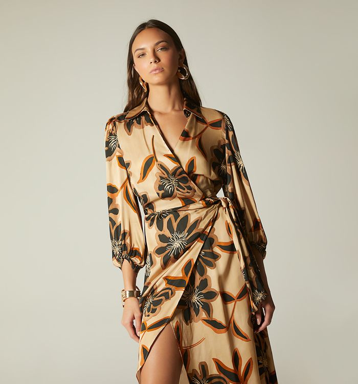 Vestido midi envolvente manga 3/4