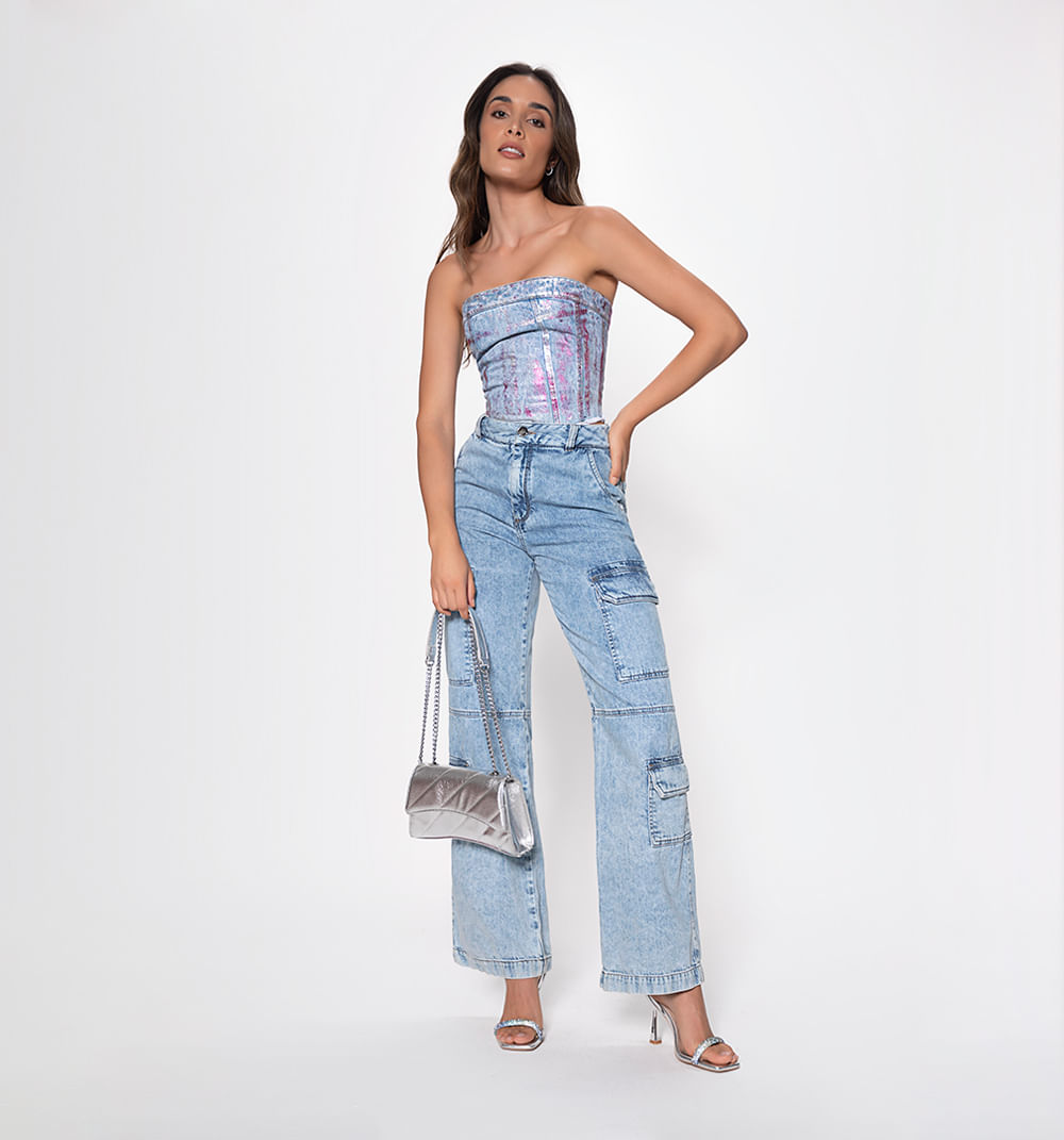 Blusa straplees,con cierre espalda