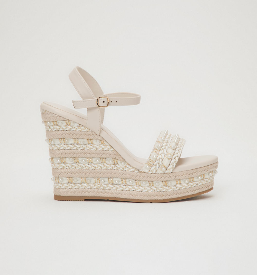 Sandalia plataforma con capellada perlas