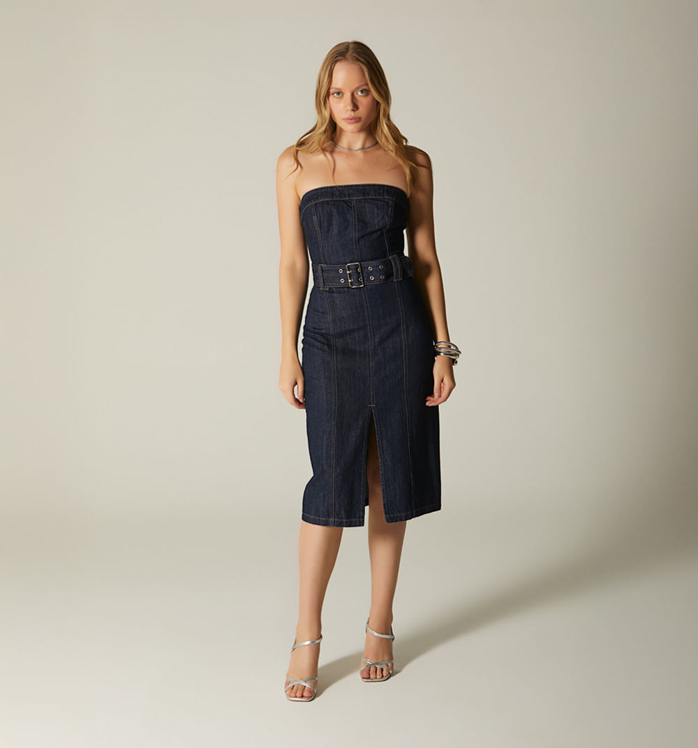 Vestido midi estraple, con cinturon