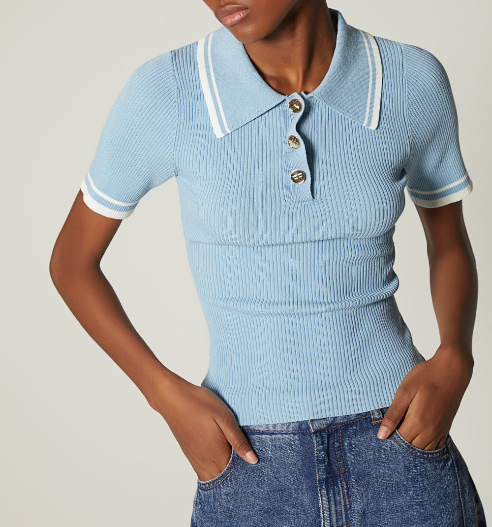 Blusa tipo polo con vivos en manga y cue