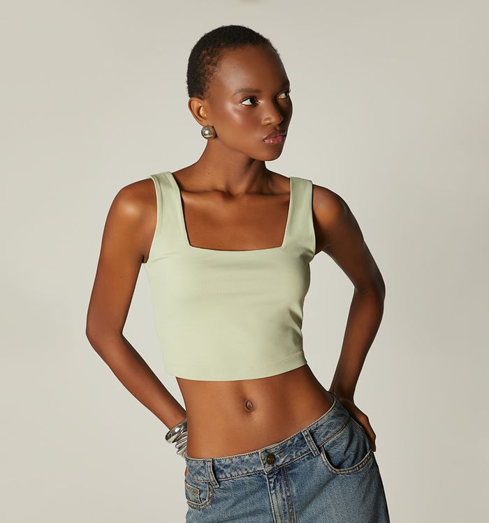 Blusa crop escote cuadrado