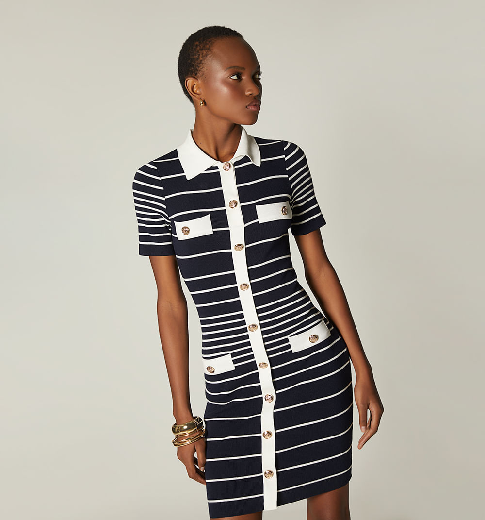 Vestido manga corta con abotonadura fron