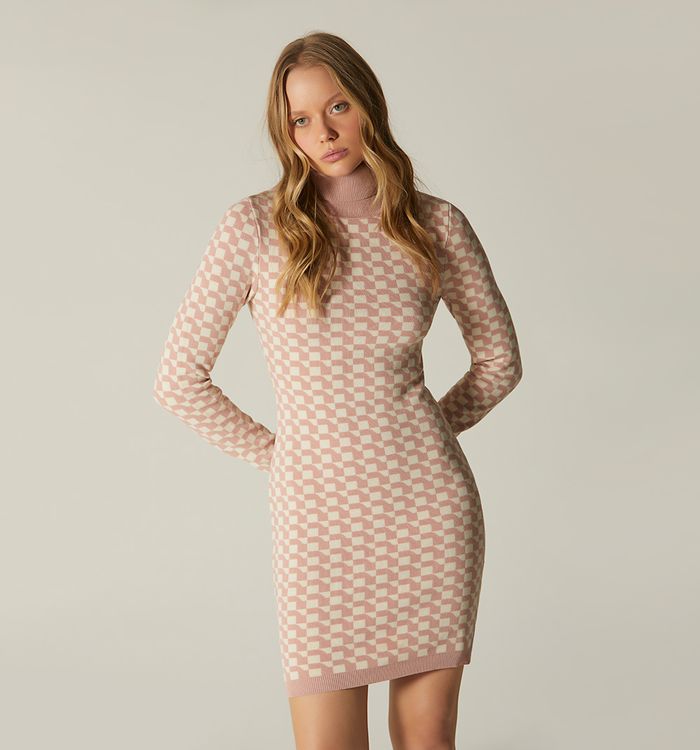Vestido manga larga cuello alto