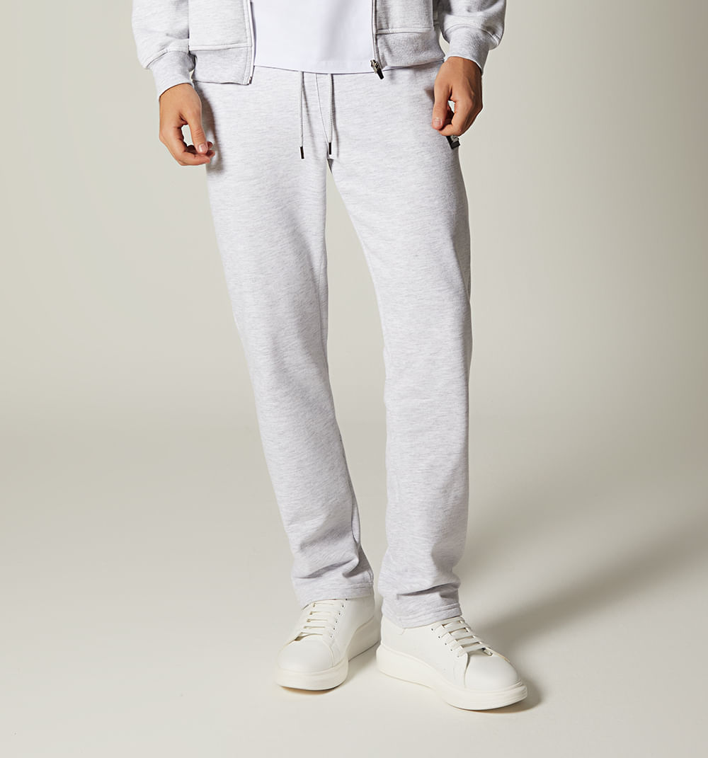 Jogger para hombre con placa