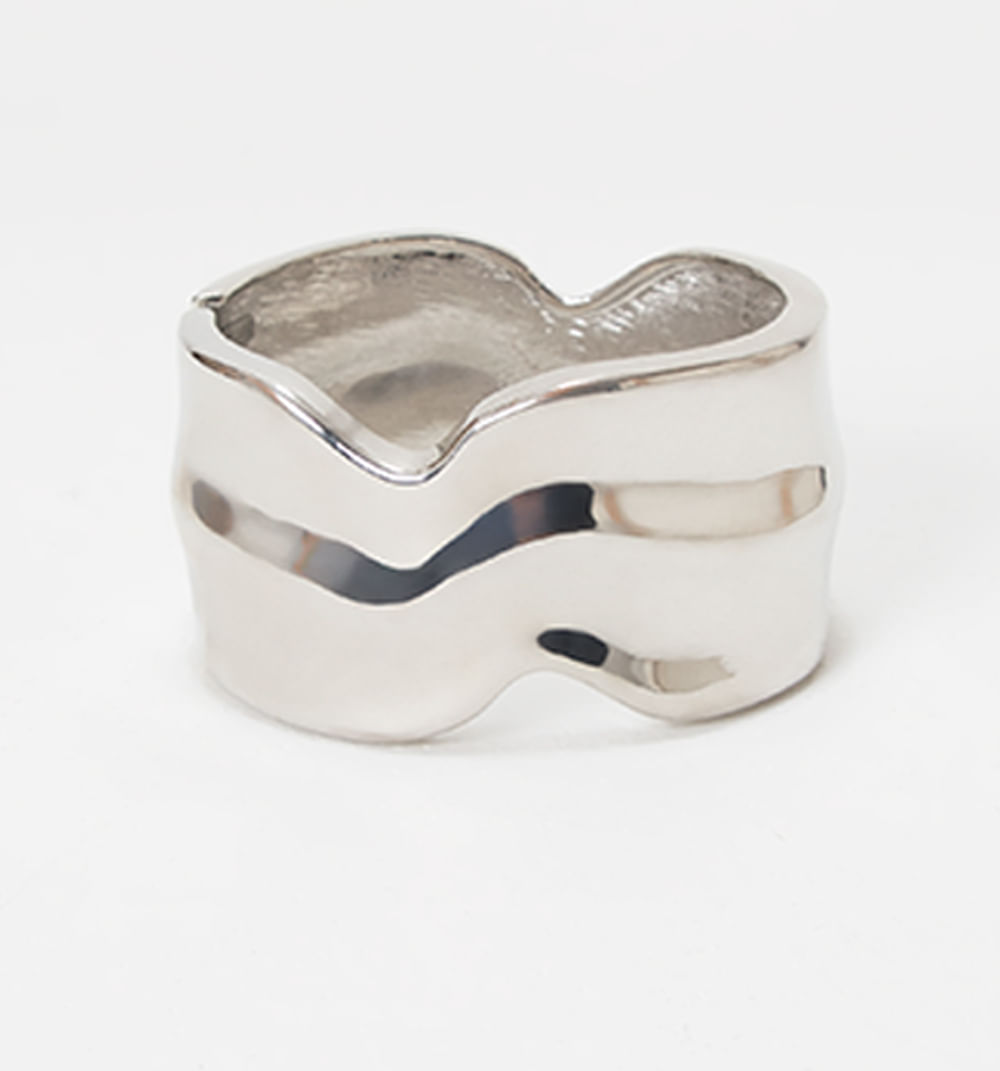 Brazalete con relieve