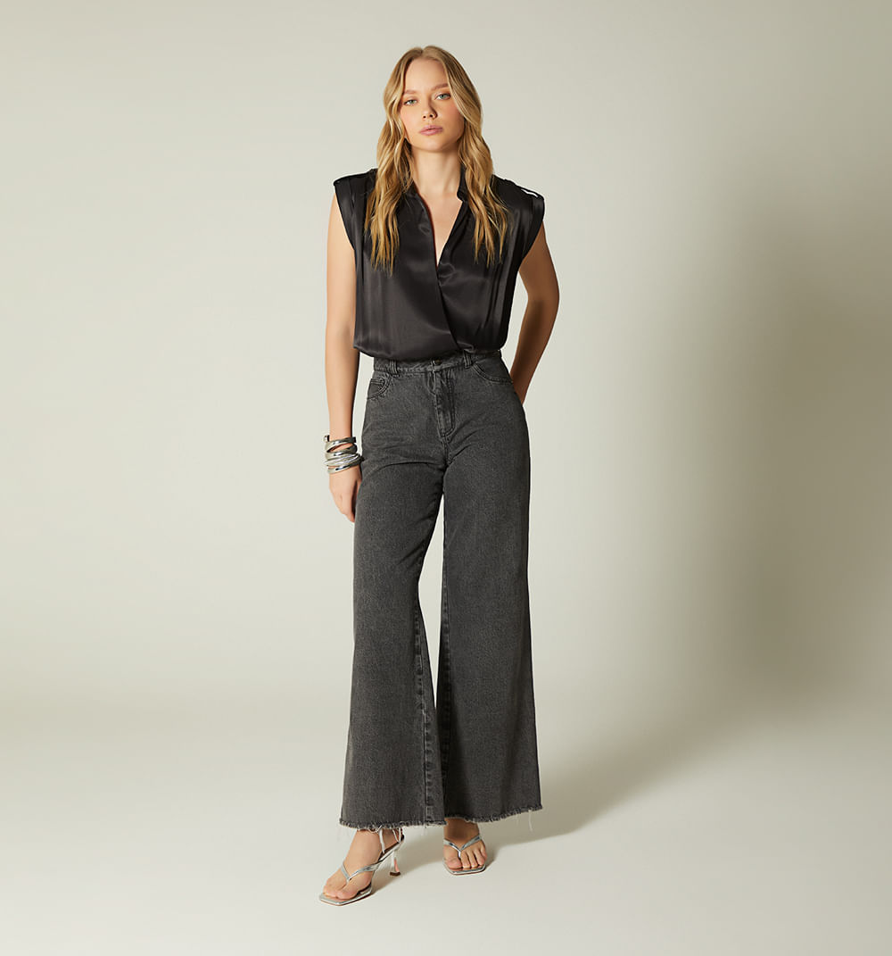 Blusa manga corta con guardapolvo y broc