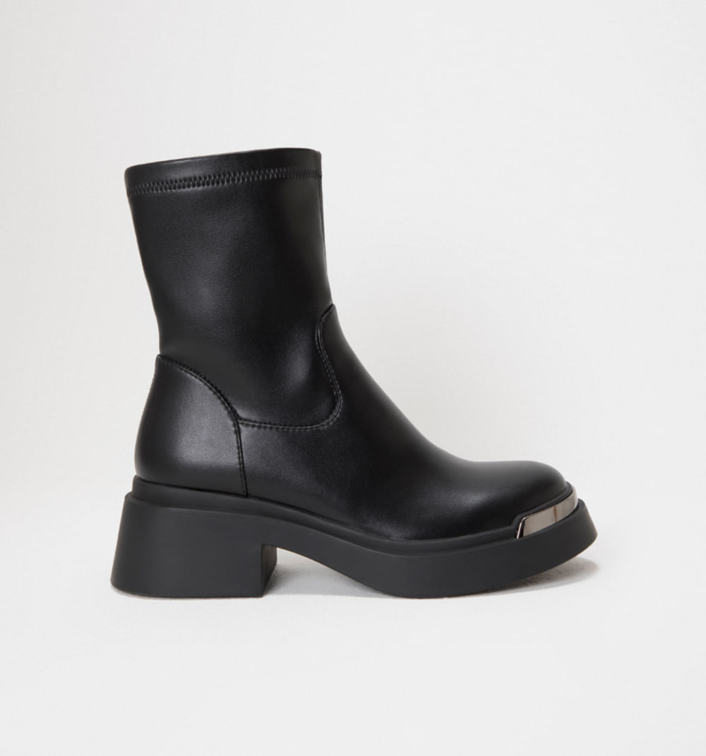 Botin con puntera