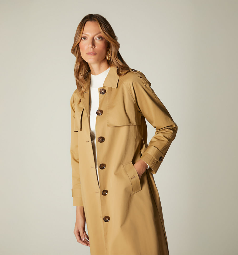 Trench con abotonadura frontal