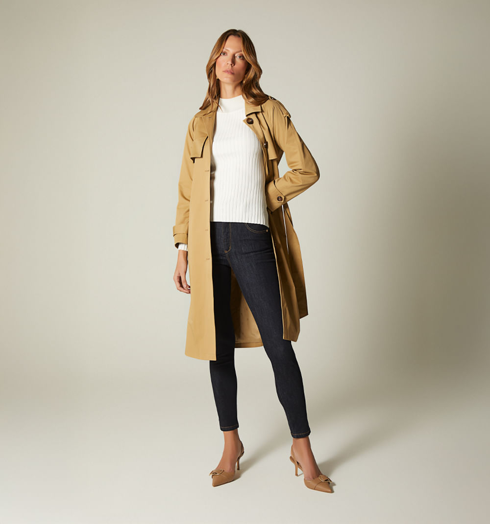 Trench con abotonadura frontal