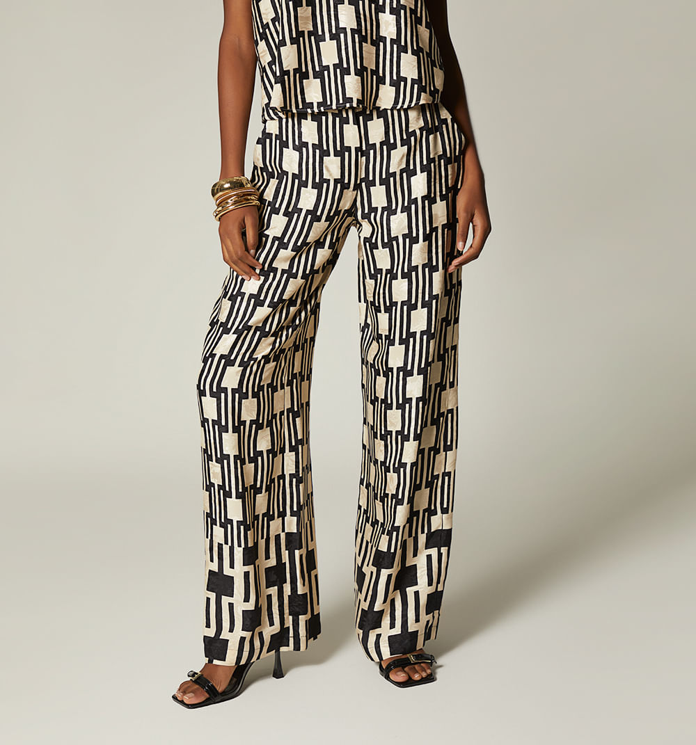 Pantalon  bota ancha tiro alto