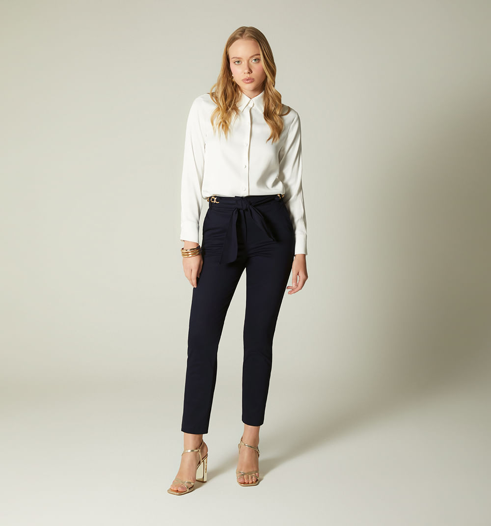 Pantalon tiro alto con correa