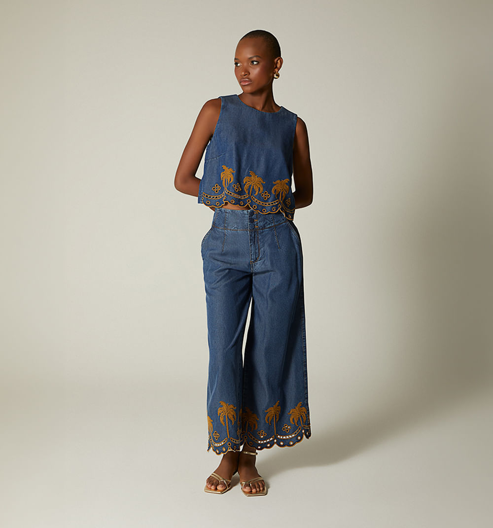 Blusa sisa frente bordada