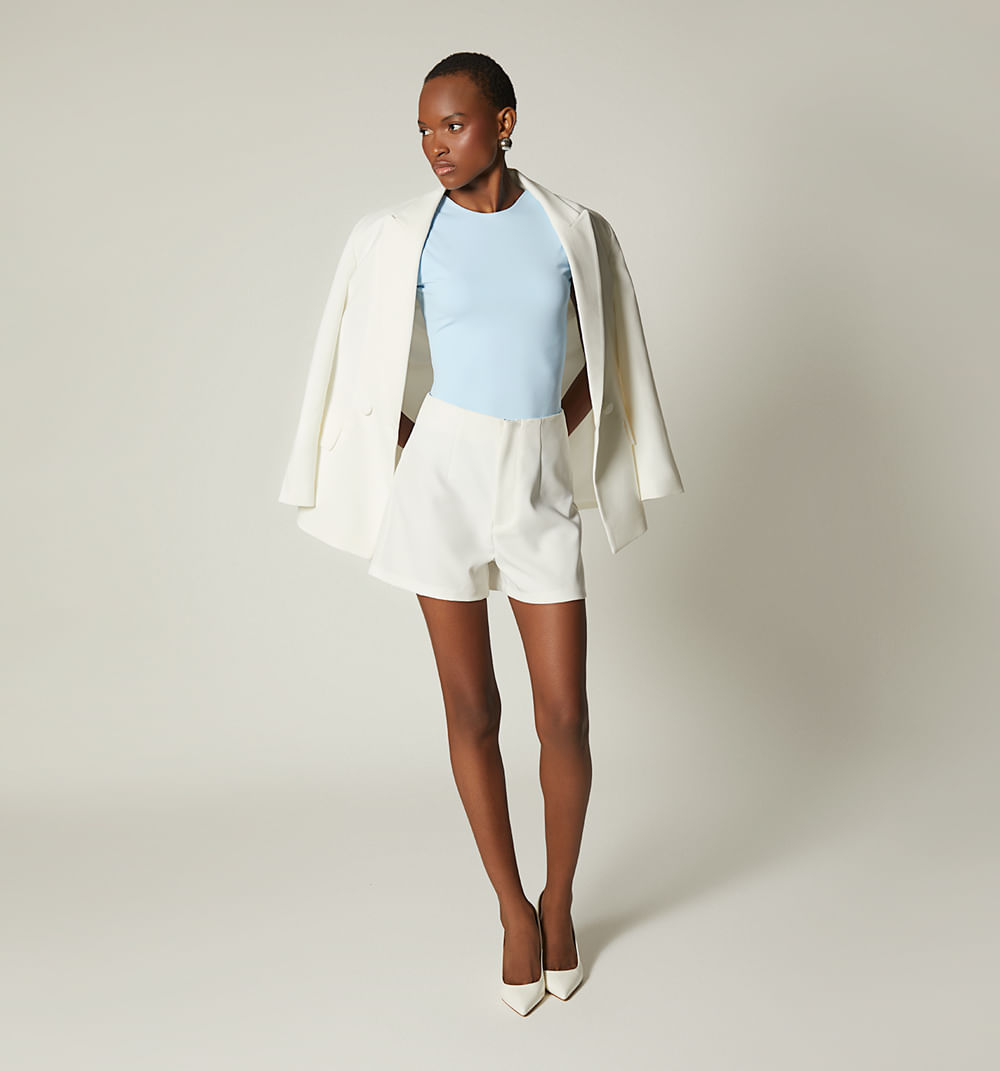 Body basico sisa con escote en espalda