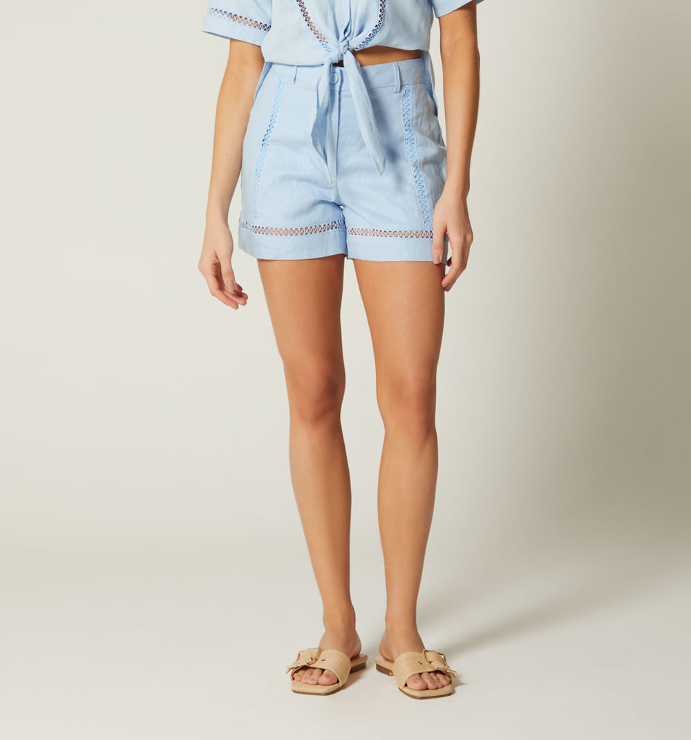 Short con pasamaneria