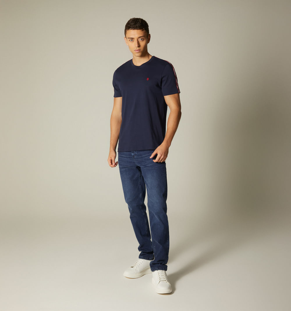 Camiseta con cinta  bordado