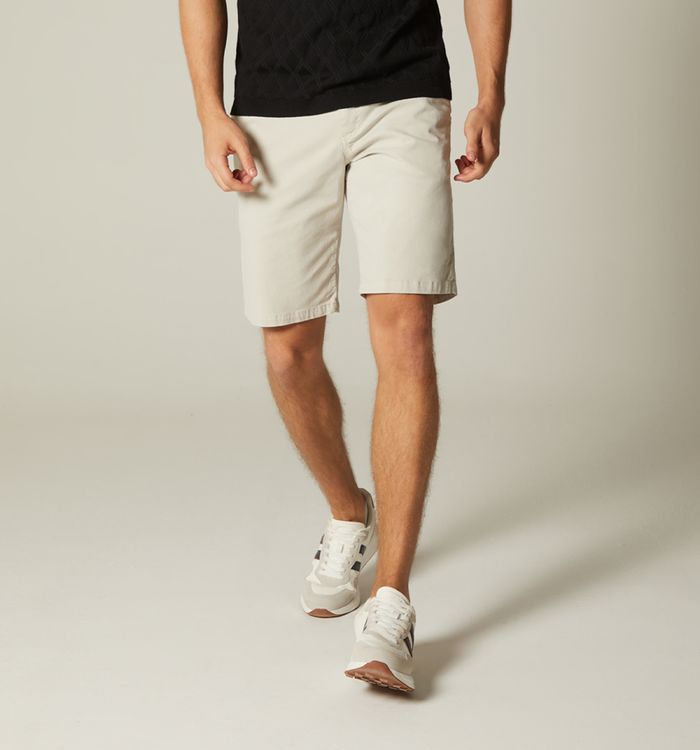 Bermuda básica para hombre tipo chino