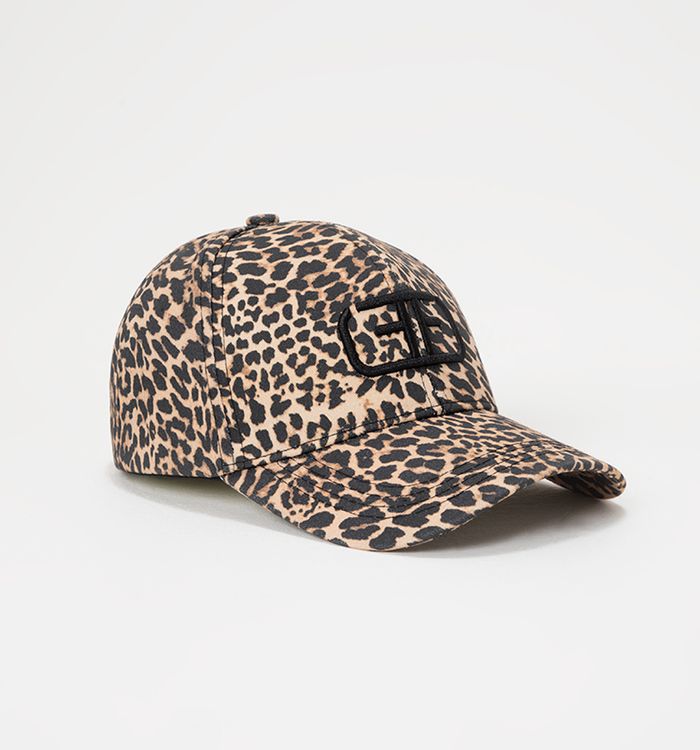 Gorra animal print con logo bordado