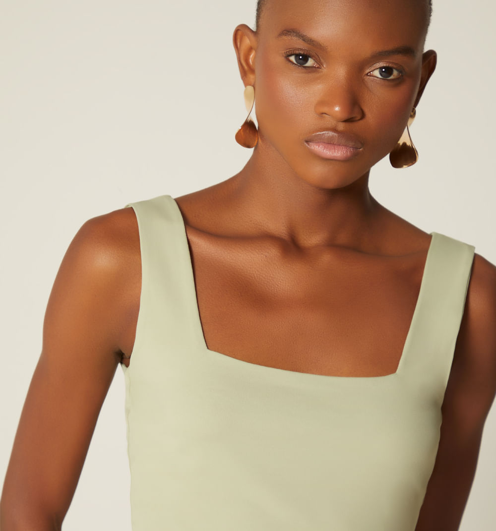 Blusa crop escote cuadrado