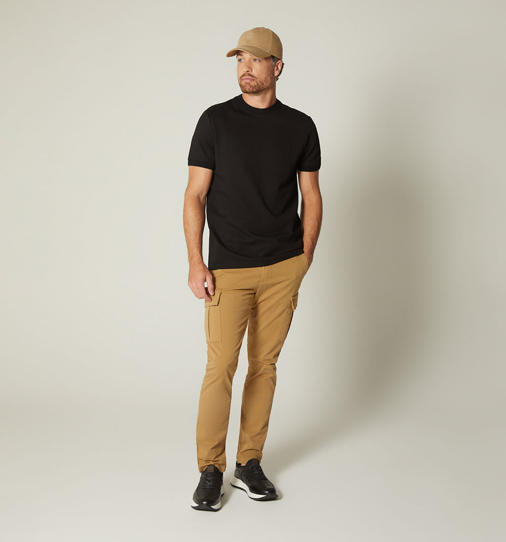 Camiseta para hombre con tejido en cuello y puño