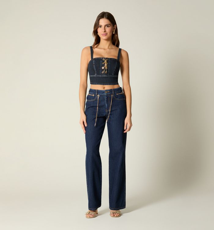 Blusa crop con ojaletes y tiras