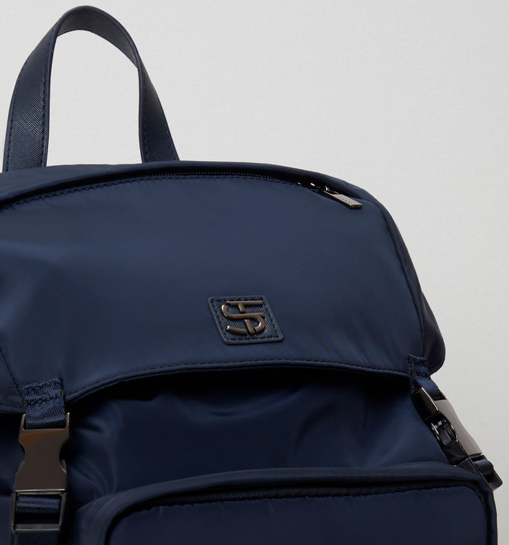 Morral con hebillas y logo en frontal