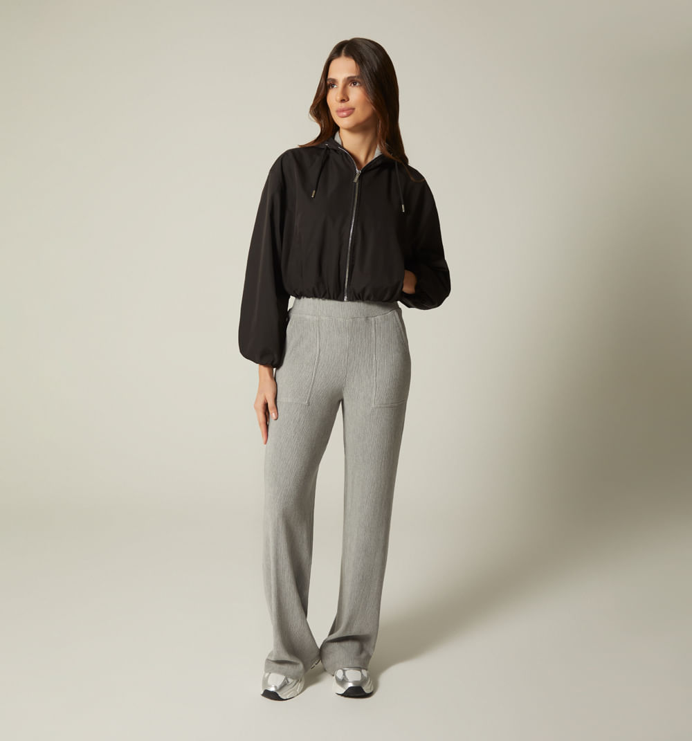 Chaqueta deportiva con capucha