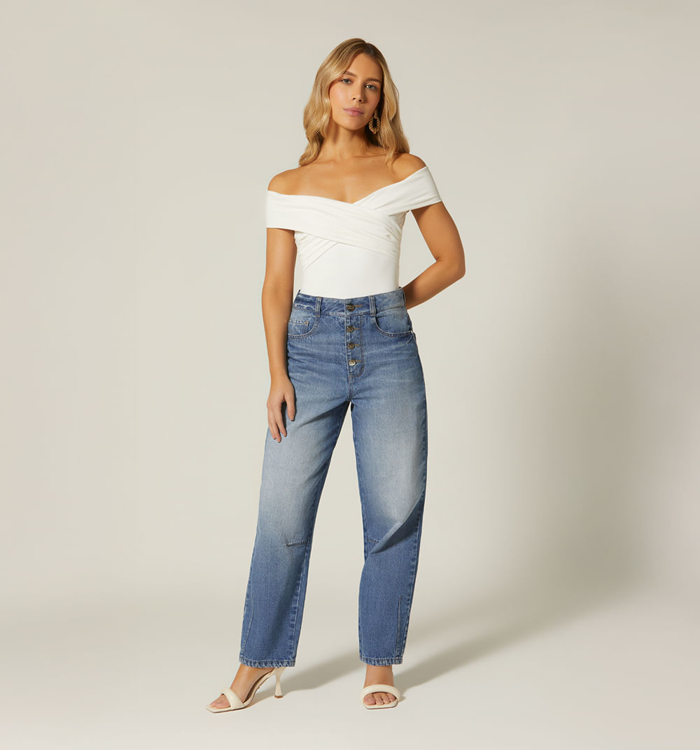 Body con hombros descubiertos