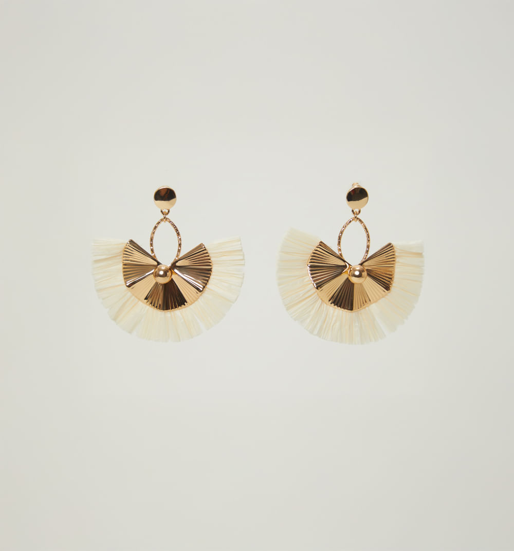 Aretes organicos detalle metalico