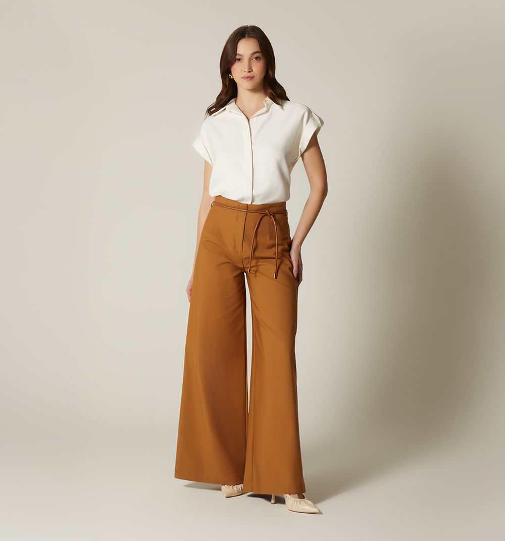 Pantalon tiro alto con correa