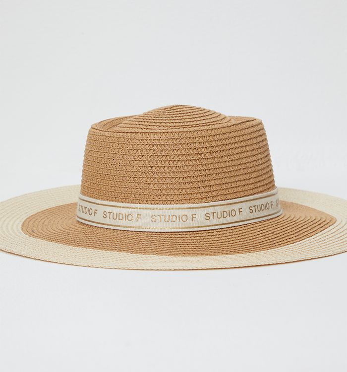 Sombrero pava con banda logo