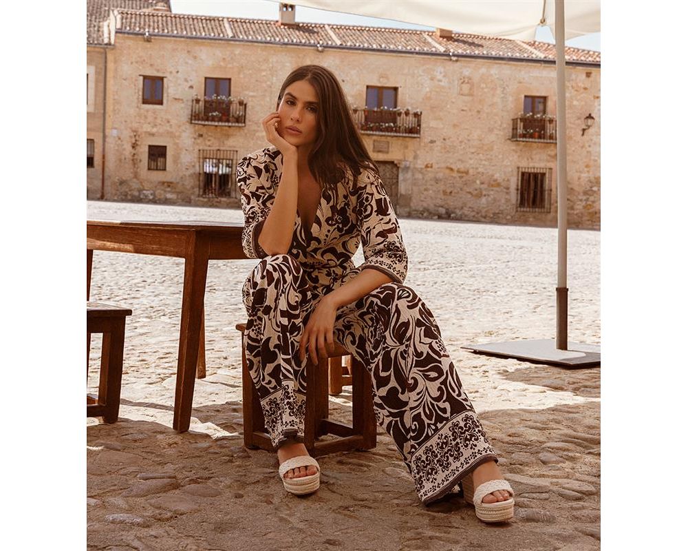 Pantalon tiro alto bota ancha