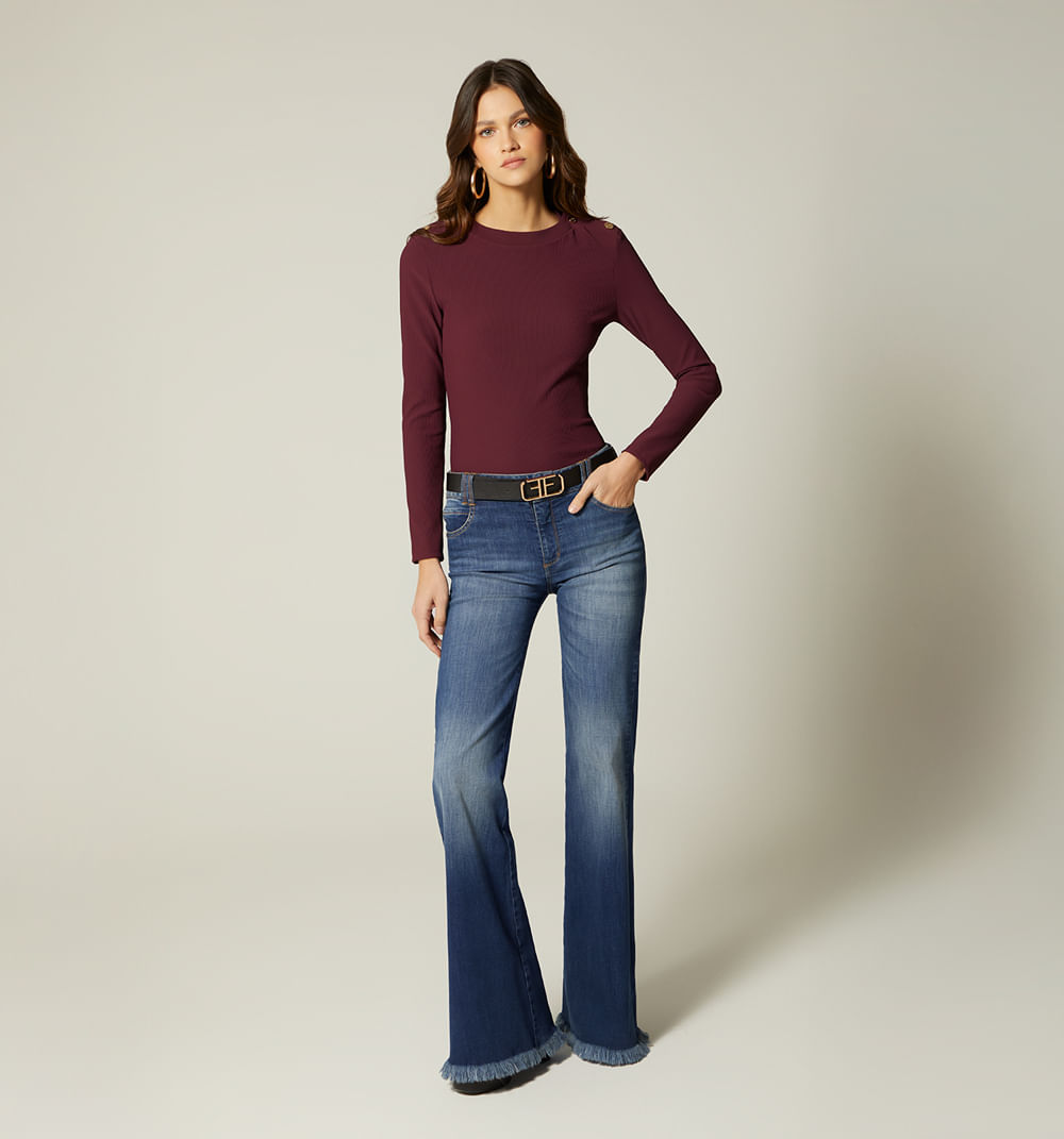 Blusa cuello bandeja con broches