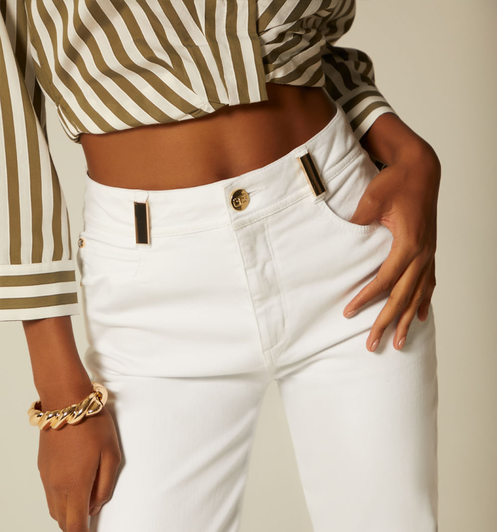 Jean  skinny tiro alto placa en pasador