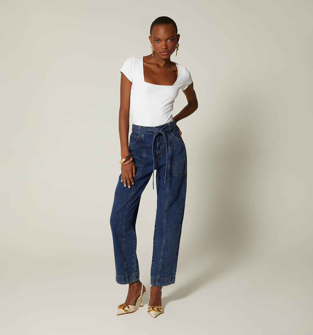 Jean slouchy tiro alto con cortes