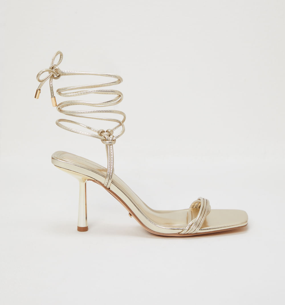 Sandalia tacon capellada  tiras amarre