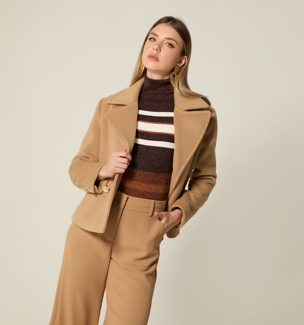 Chaqueta con abotonadura frontal