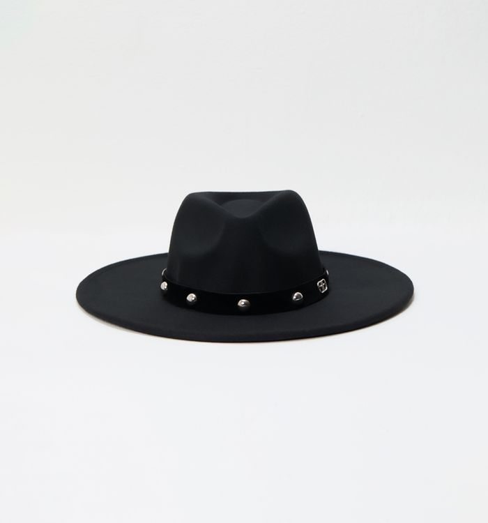 Sombrero ala ancha banda tachas