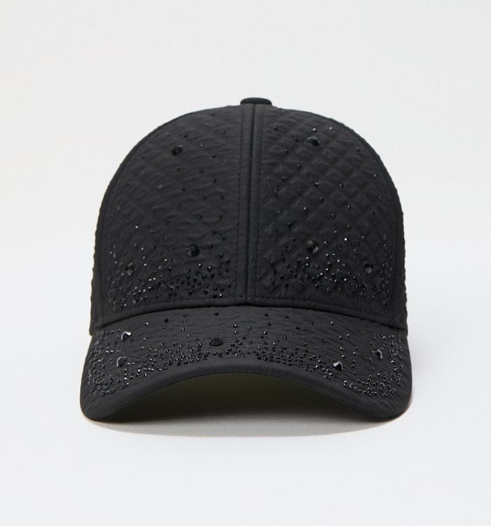 Gorra con hotfix